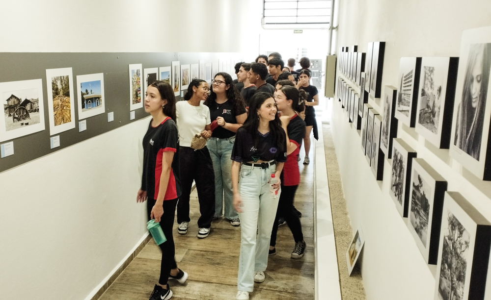 Alunos da Escola Técnica João Belarmino, no Centro Cultural do Cine Foto Clube de Amparo, 2024