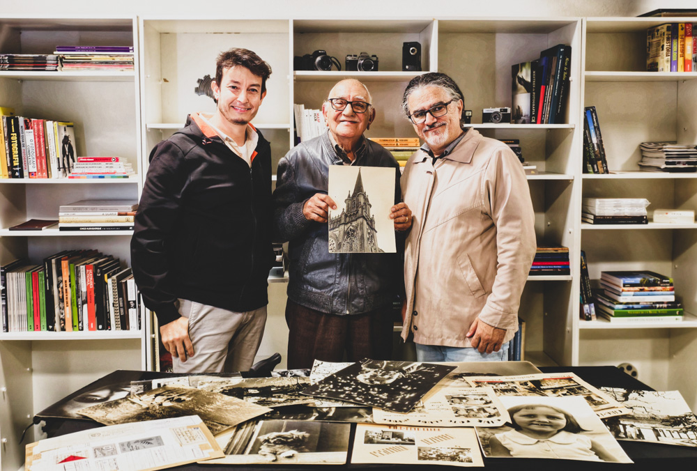 Rafael Leopoldi, José Baptista de Oliveira Jr., um dos sócios fundadores do Cine Foto Clube, e Reginaldo Leme, 2025